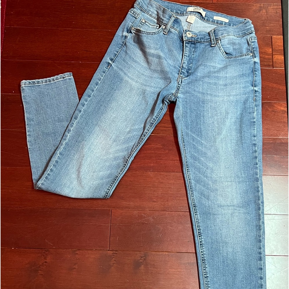Vintage America Blues ladies jeans. Comfortable stretch denim.